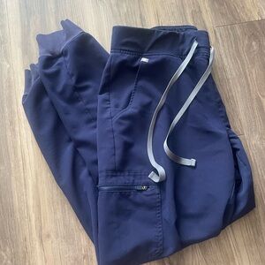 FOUR pairs Women’s Figs joggers navy